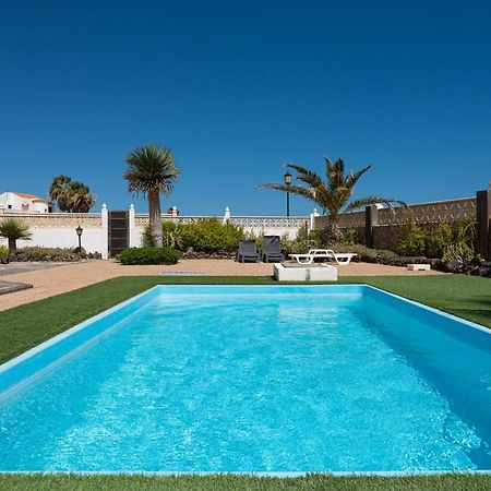 Homeforguest Apartment With Pool And Terrace 1 Min From The Beach كوراليهو المظهر الخارجي الصورة