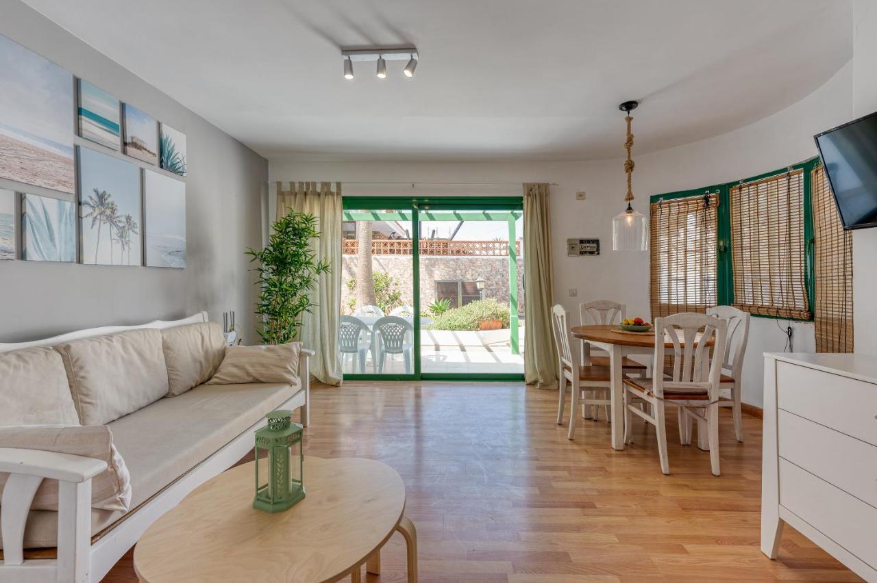 Homeforguest Apartment With Pool And Terrace 1 Min From The Beach كوراليهو المظهر الخارجي الصورة
