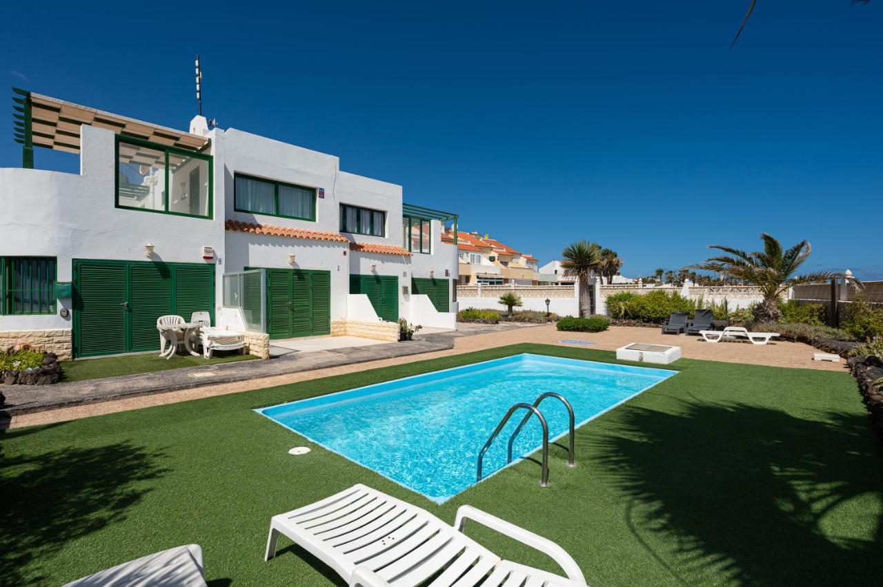 Homeforguest Apartment With Pool And Terrace 1 Min From The Beach كوراليهو المظهر الخارجي الصورة