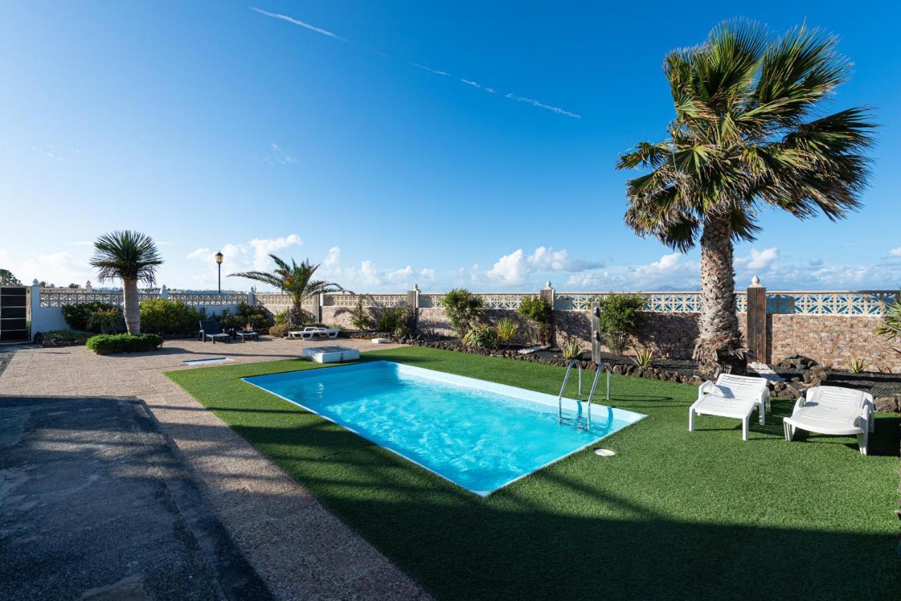 Homeforguest Apartment With Pool And Terrace 1 Min From The Beach كوراليهو المظهر الخارجي الصورة